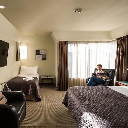 Carnmore Chateau Marlborough Blenheim Exteriör bild A typical hotel room