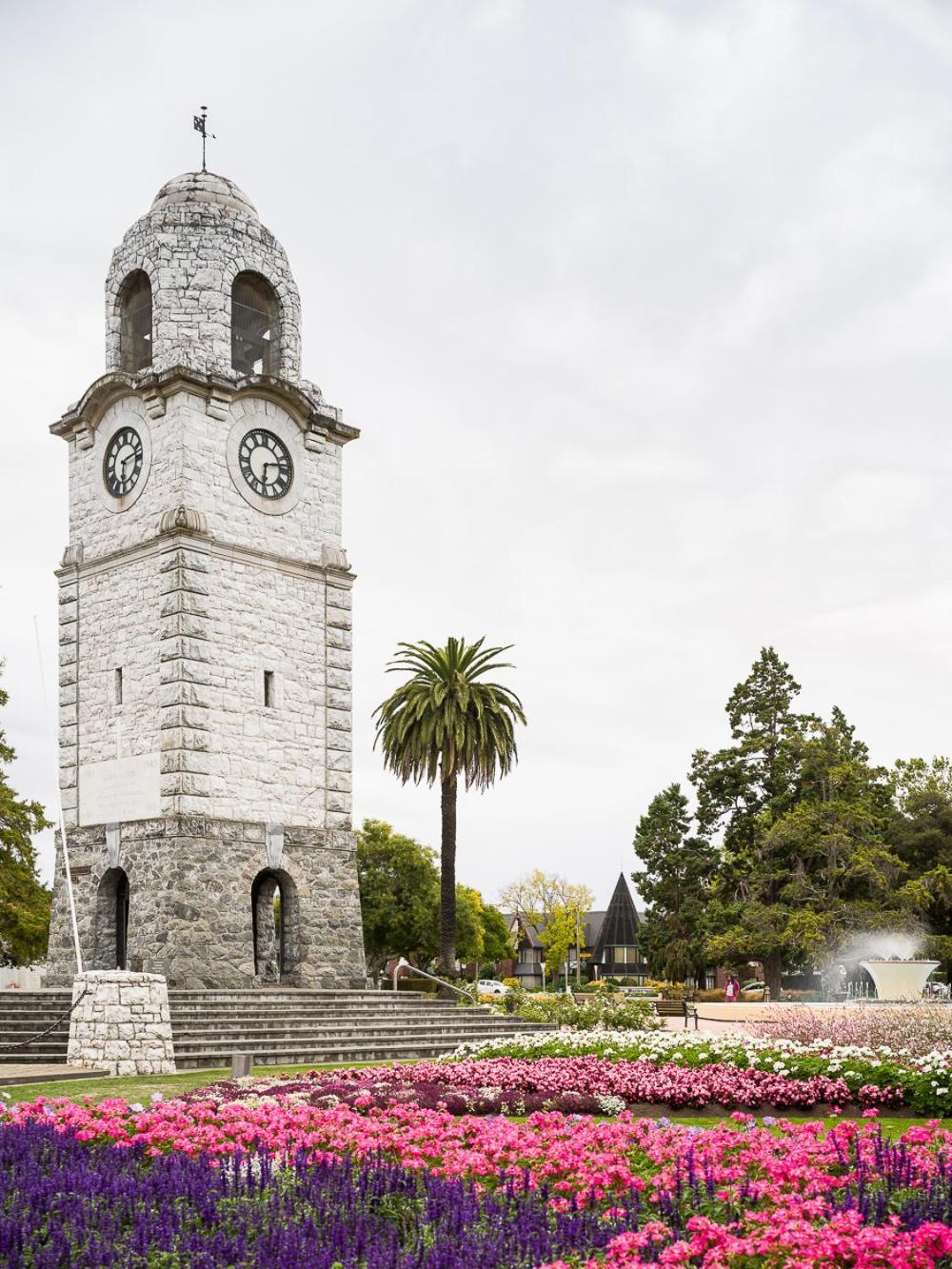 Carnmore Chateau Marlborough Blenheim Exteriör bild The clock tower at the centre of the square