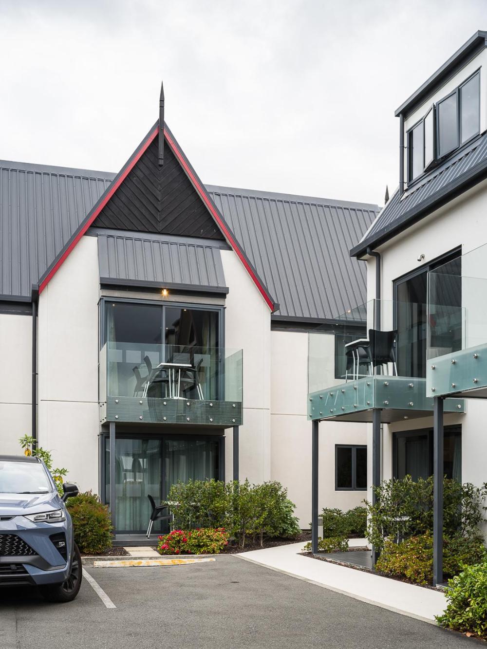Carnmore Chateau Marlborough Blenheim Exteriör bild A modern house in New Zealand