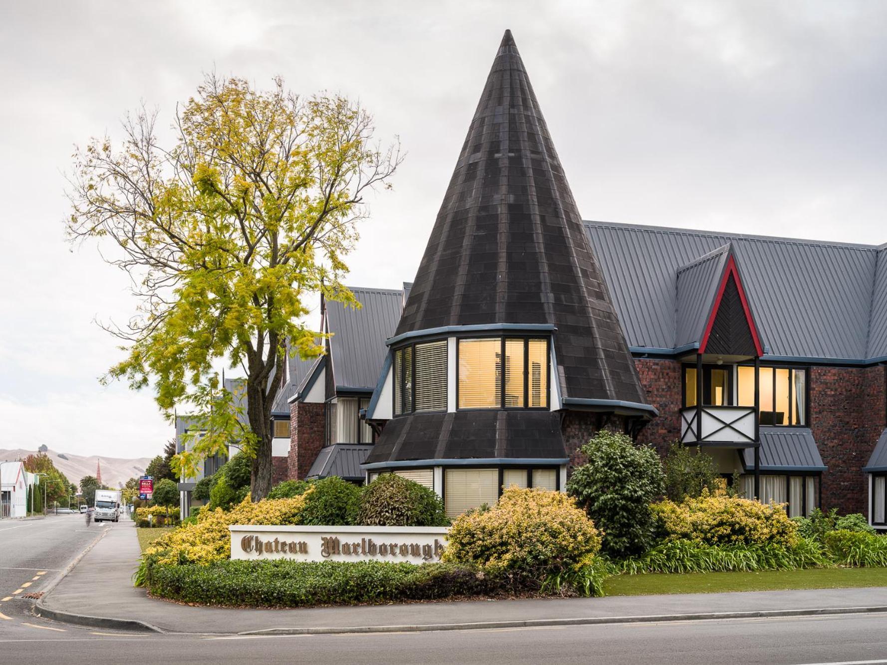 Carnmore Chateau Marlborough Blenheim Exteriör bild The former headquarters of the New Zealand Broadcasting Corporation in Wellington