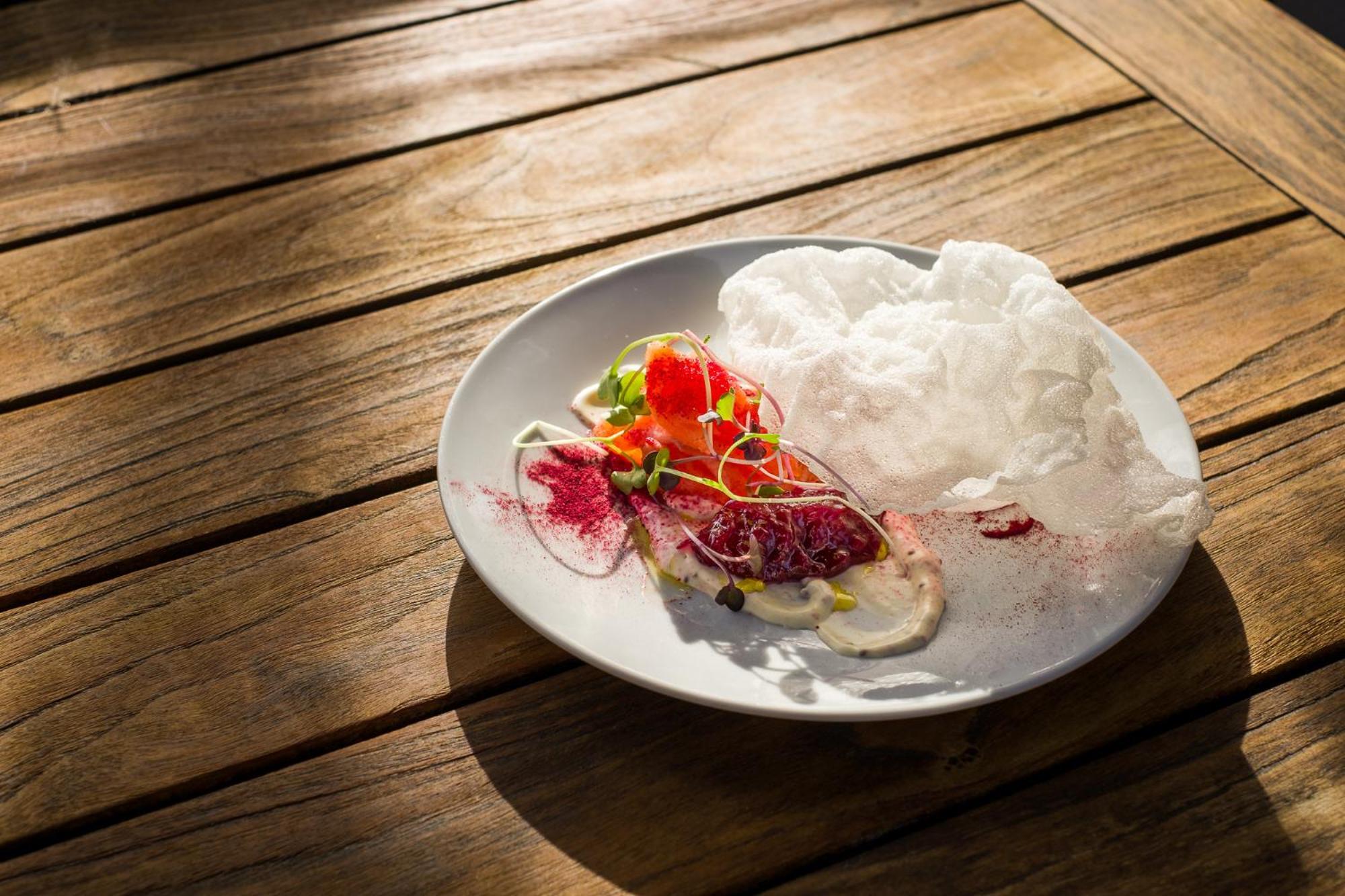Carnmore Chateau Marlborough Blenheim Exteriör bild A salad with edible flowers