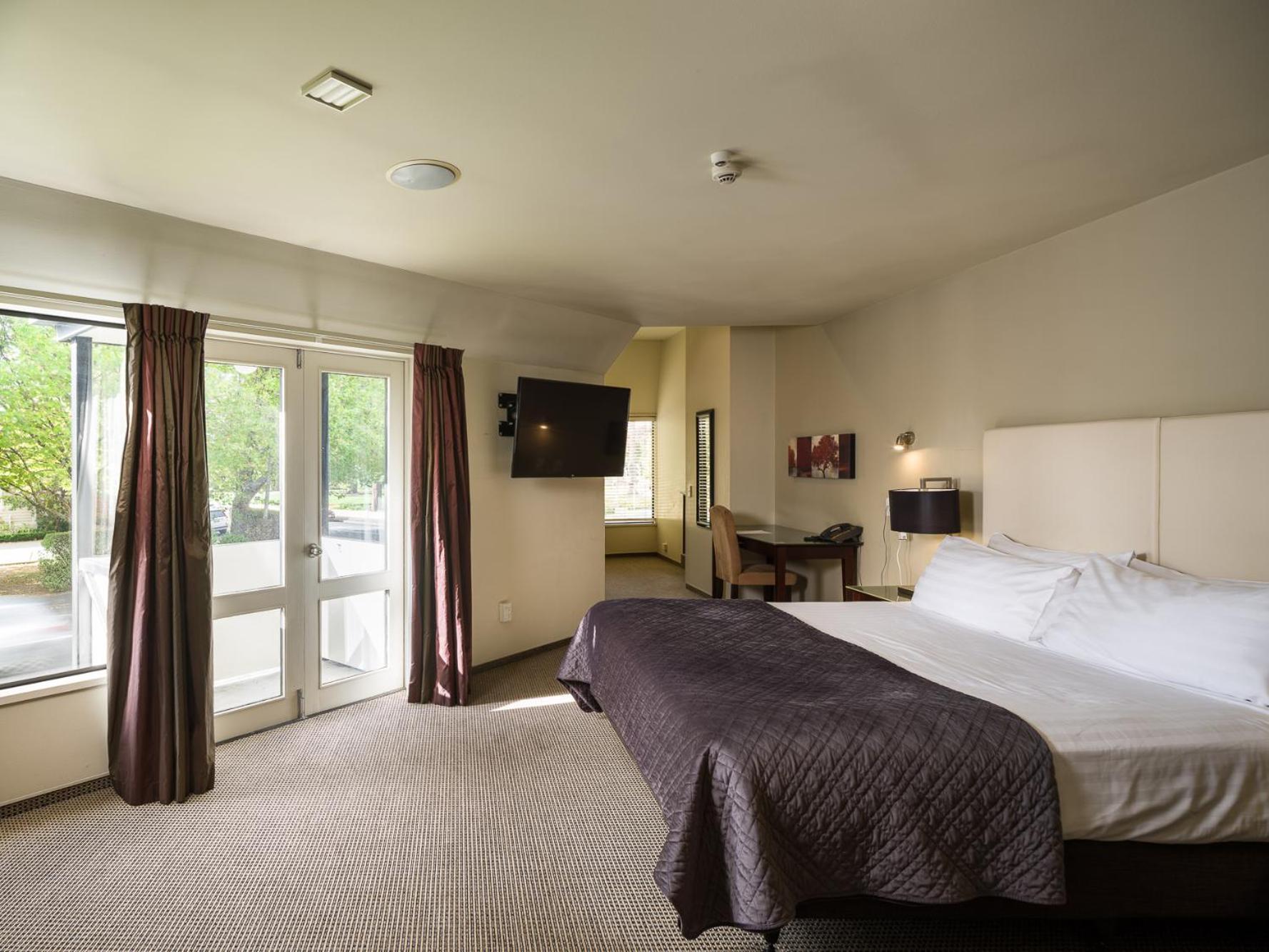 Carnmore Chateau Marlborough Blenheim Exteriör bild A room at the hotel