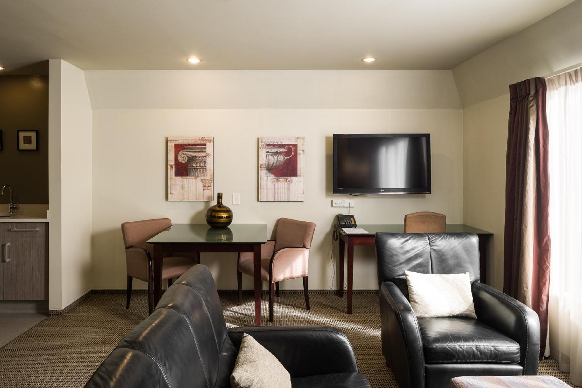 Carnmore Chateau Marlborough Blenheim Exteriör bild A typical apartment at the hotel